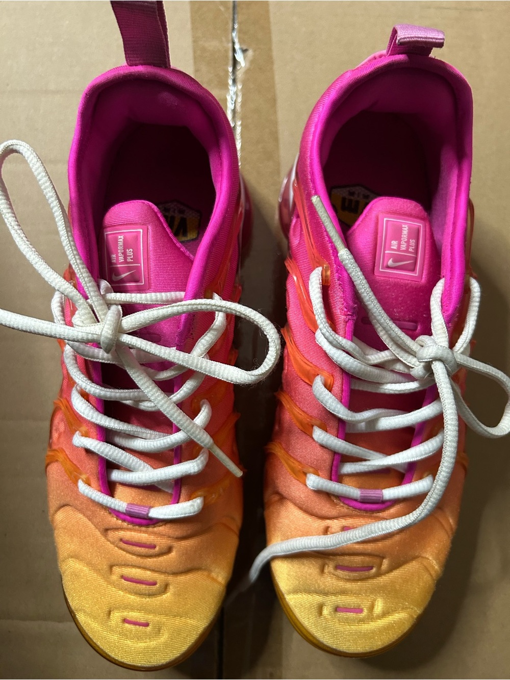 Nike Women Gradient Pink Orange Yellow Athletic Sneakers